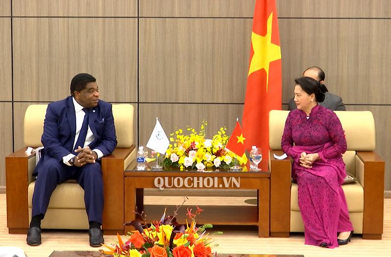 Chủ tịch Quốc hội Nguyễn Thị Kim Ngân và Tổng Thư ký IPU Martin Chungon.jpg