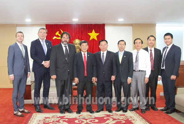 Chủ tịch UBND tỉnh Trần Thanh Liêm  và lãnh đạo các sở, ban, ngành với Tân Tổng Lãnh sự Vương quốc Hà Lan.jpg