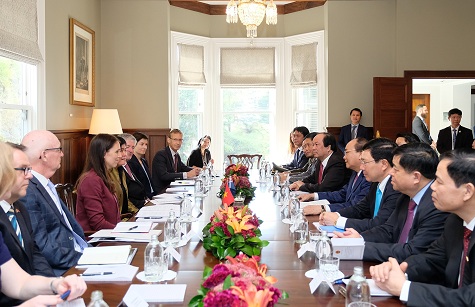 Thủ tướng Nguyễn Xuân Phúc hội đàm với Thủ tướng New Zealand Jacinda Ardern.jpg