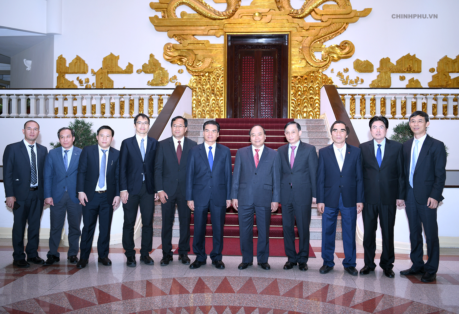 Thủ tướng Nguyễn Xuân Phúc tiếp Bộ trưởng, Chủ nhiệm Văn phòng Phủ Thủ tướng Lào Phet Phomphiphak1.jpg