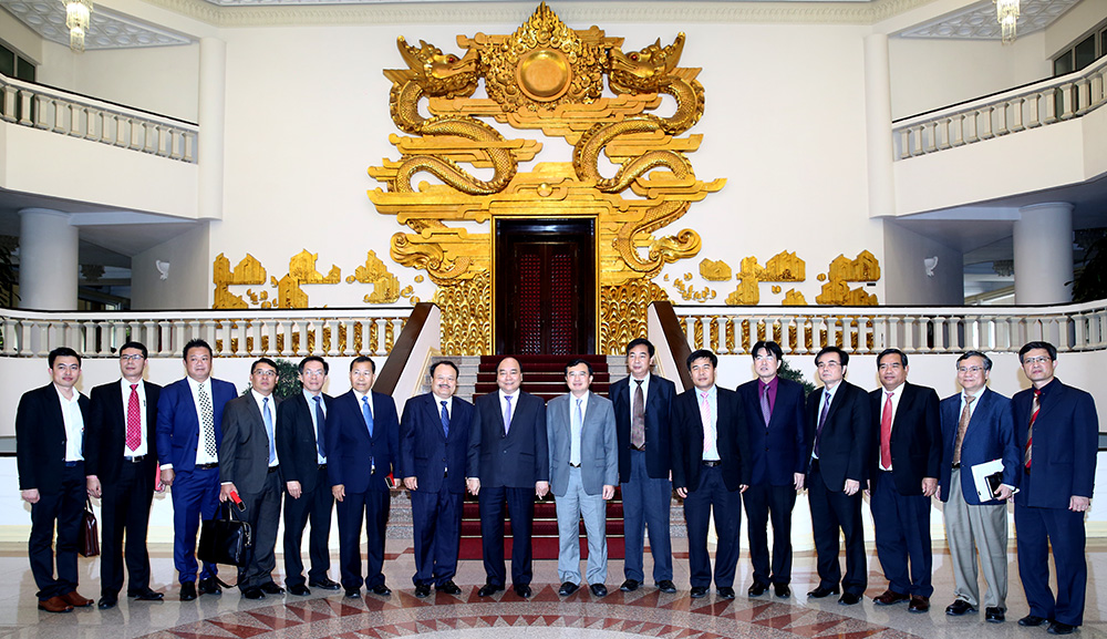 Thủ tướng Nguyễn Xuân Phúc tiếp ông Khammany Inthirath, Bộ trưởng Bộ Năng lượng và Mỏ Lào1.jpg