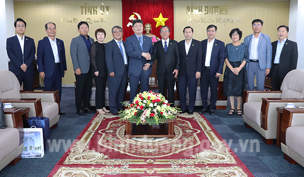 Tân Chủ tịch KOCHAM Bình Dương Kim Won Sik​2.jpg