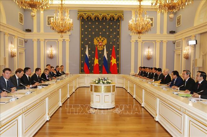 Tổng Bí thư Nguyễn Phú Trọng hội kiến với Thủ tướng Liên bang Nga D. Medvedev.jpg