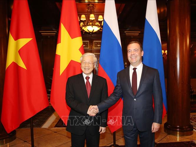 Tổng Bí thư Nguyễn Phú Trọng với Thủ tướng Liên bang Nga D. Medvedev.jpg