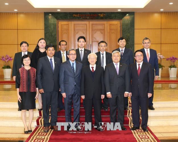 Tổng Bí thư cùng Trưởng các cơ quan đại diện ngoại giao 9 nước ASEAN.jpg