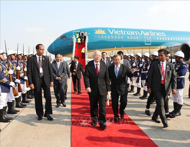bắt đầu chuyến thăm cấp Nhà nước Vương quốc Campuchia.jpg